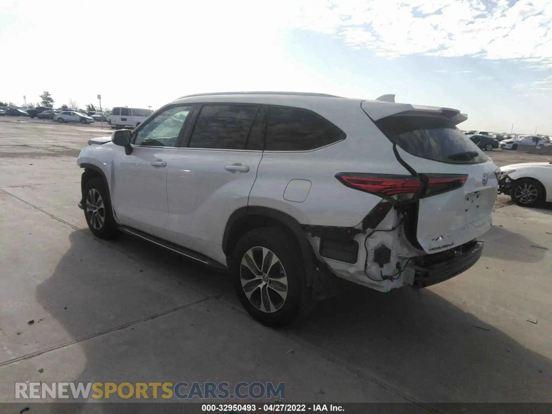 3 Photograph of a damaged car 5TDGZRAH5MS520114 TOYOTA HIGHLANDER 2021