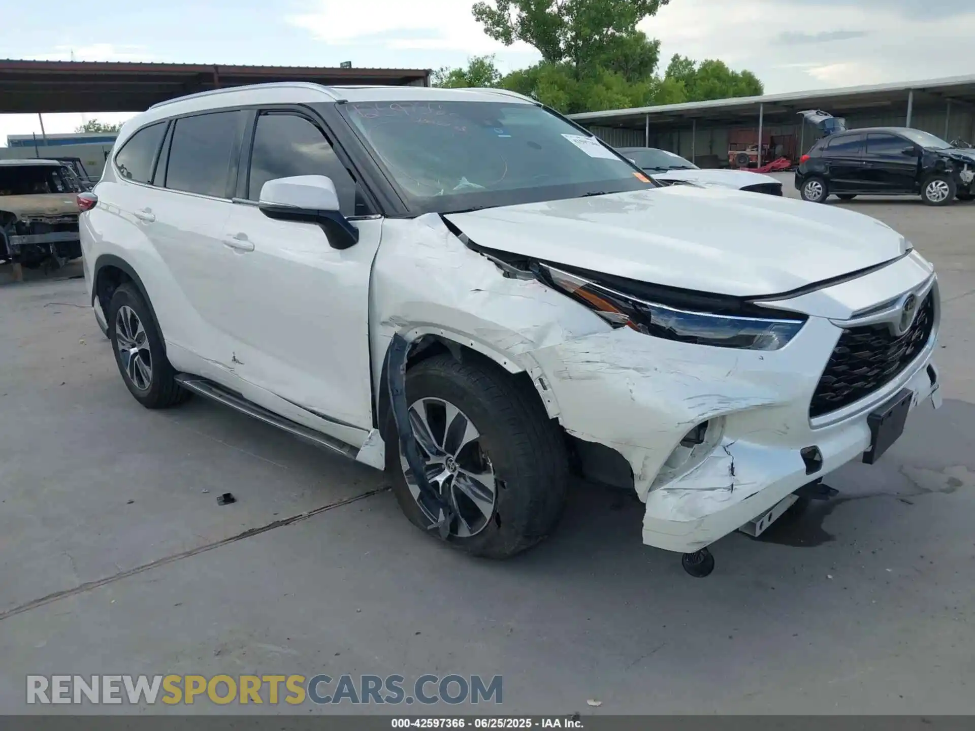 1 Photograph of a damaged car 5TDGZRAH5MS520338 TOYOTA HIGHLANDER 2021