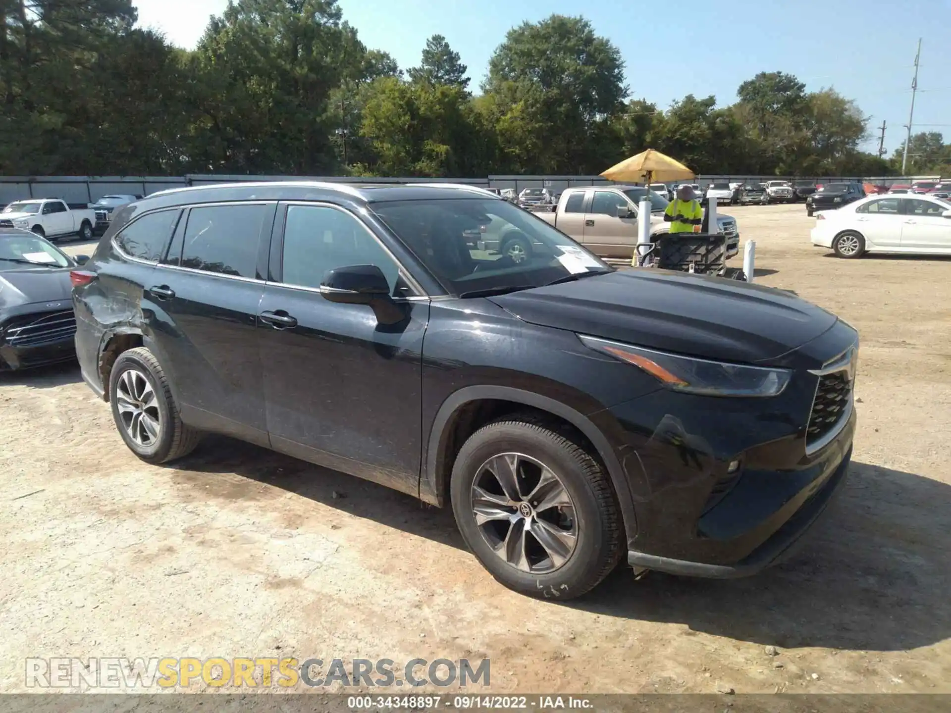 1 Photograph of a damaged car 5TDGZRAH6MS040437 TOYOTA HIGHLANDER 2021