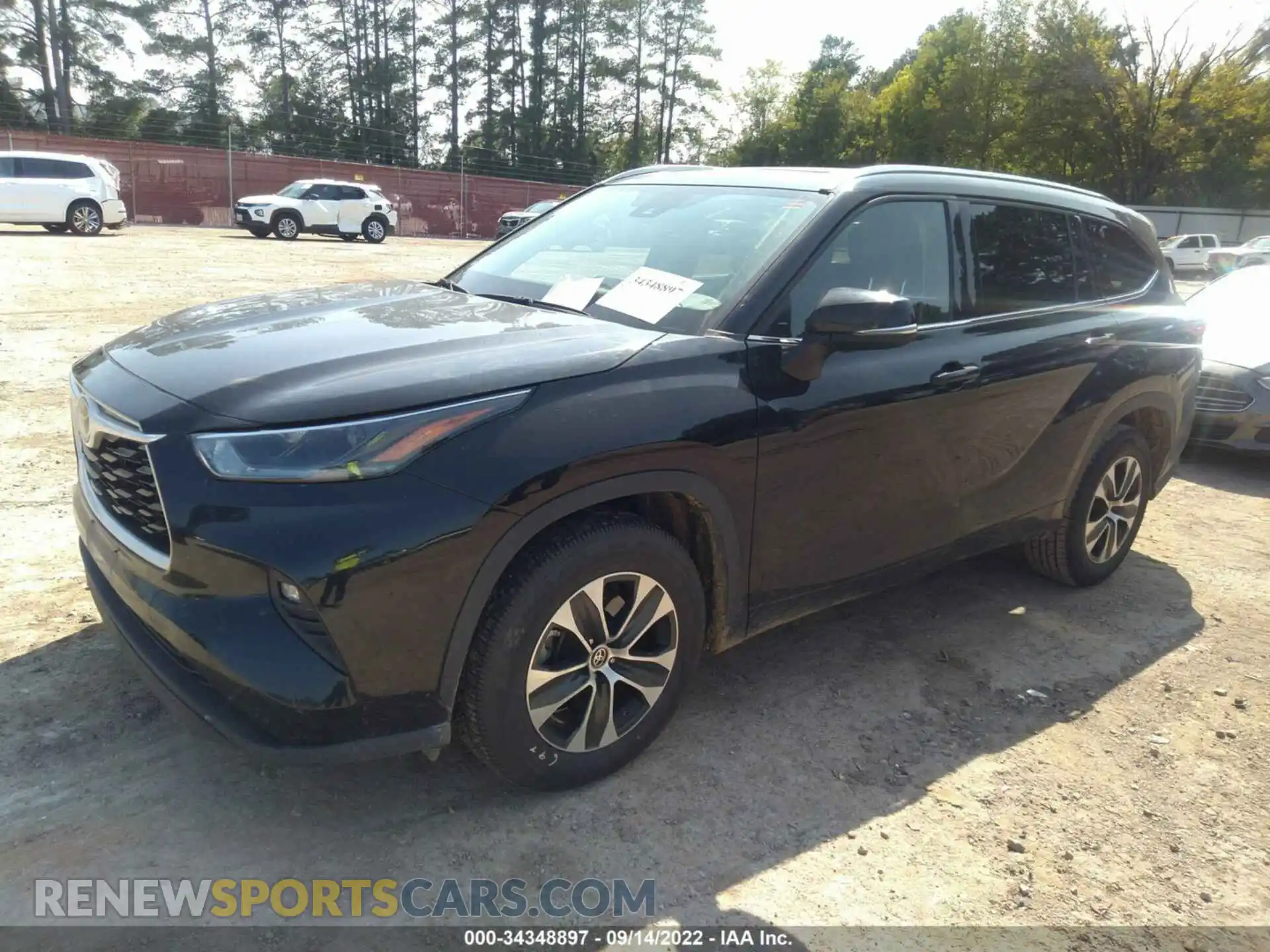 2 Photograph of a damaged car 5TDGZRAH6MS040437 TOYOTA HIGHLANDER 2021