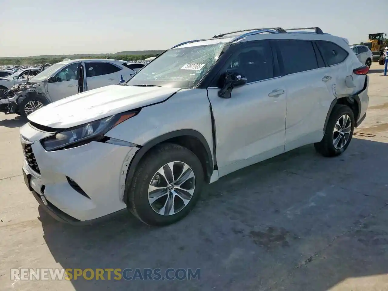 1 Photograph of a damaged car 5TDGZRAH6MS051275 TOYOTA HIGHLANDER 2021
