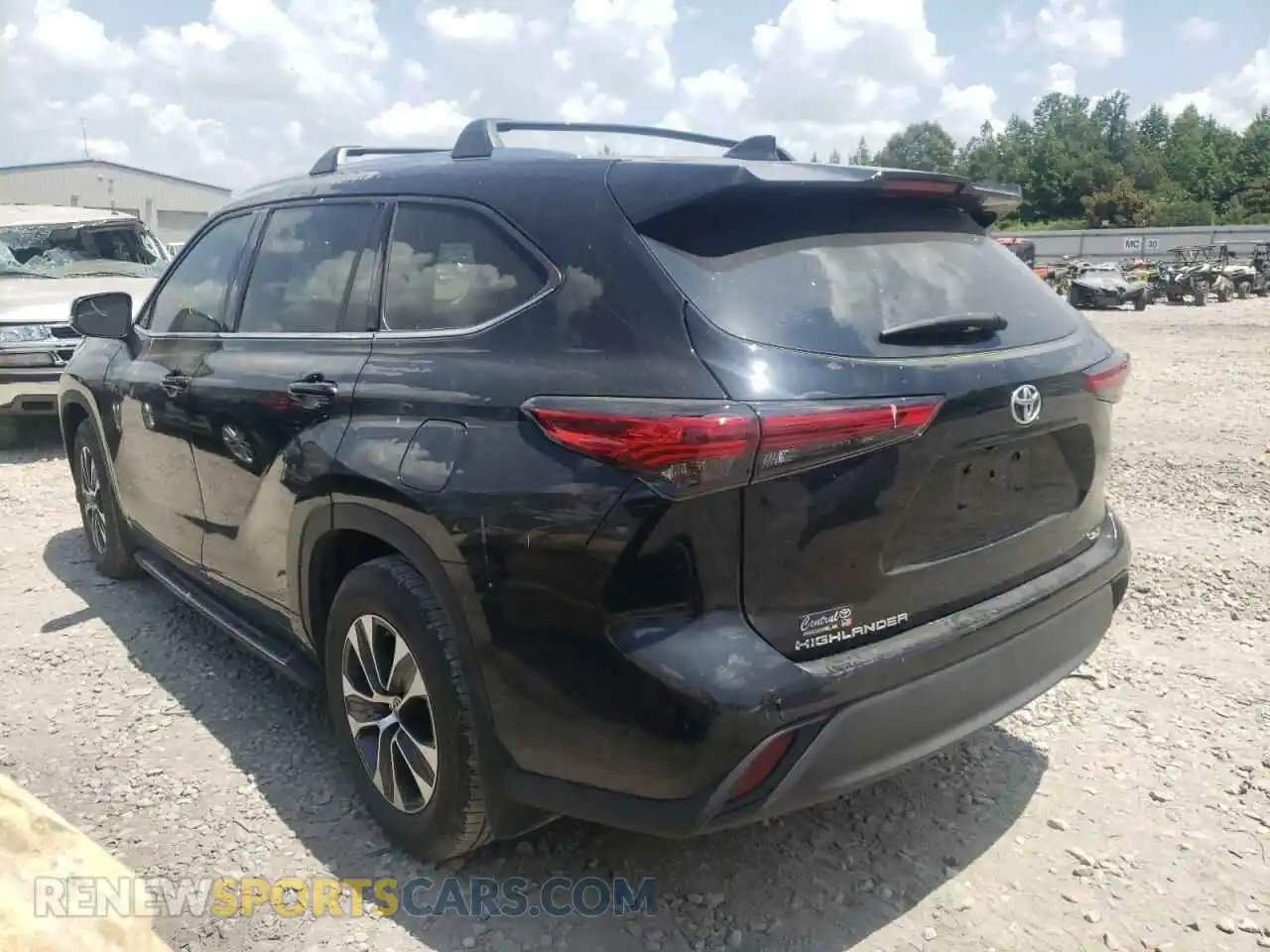 3 Photograph of a damaged car 5TDGZRAH6MS064544 TOYOTA HIGHLANDER 2021