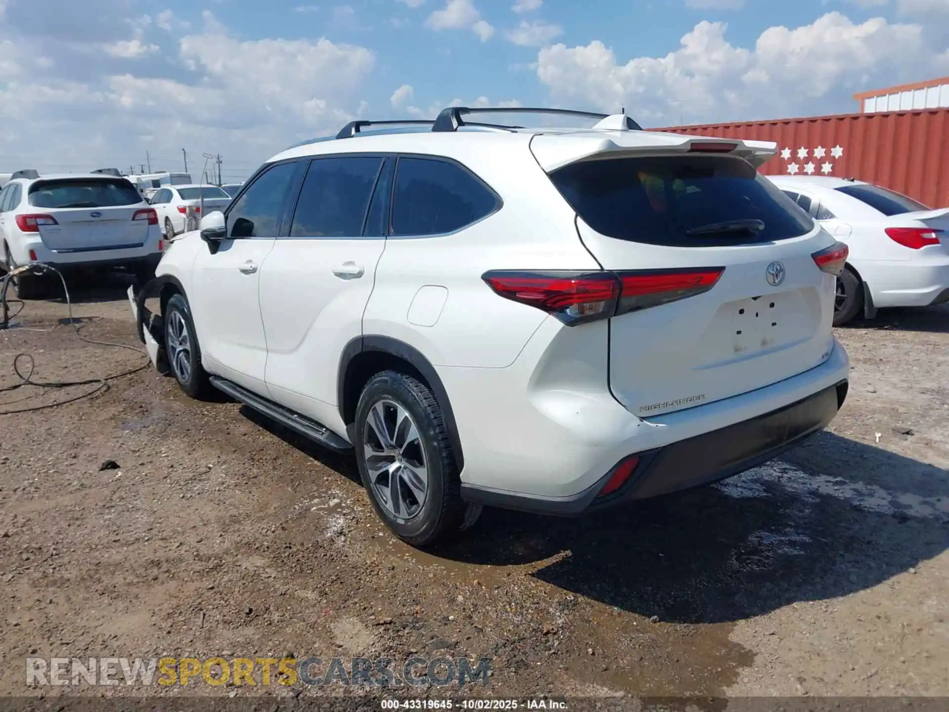 3 Photograph of a damaged car 5TDGZRAH6MS515004 TOYOTA HIGHLANDER 2021