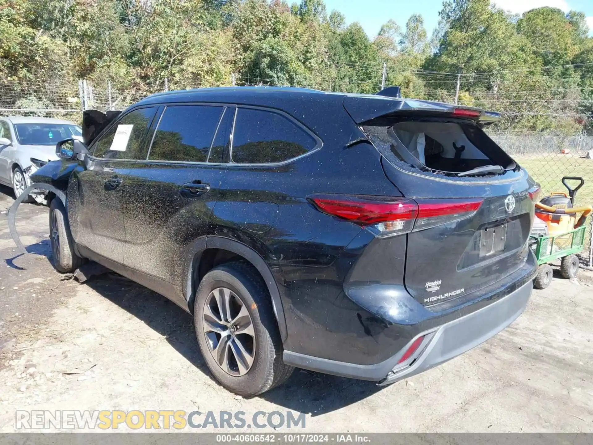 3 Photograph of a damaged car 5TDGZRAH6MS536113 TOYOTA HIGHLANDER 2021