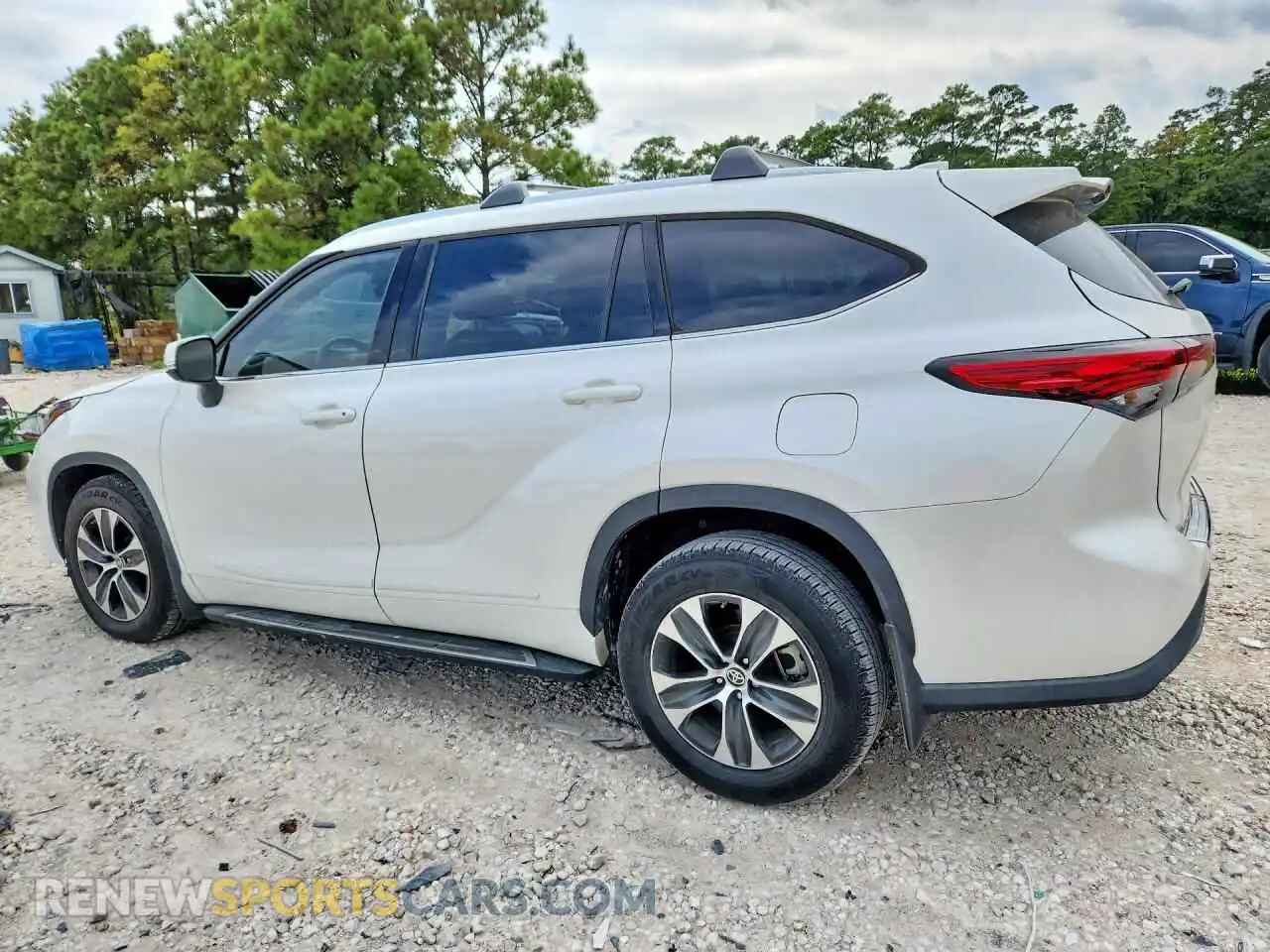 2 Photograph of a damaged car 5TDGZRAH7MS059188 TOYOTA HIGHLANDER 2021