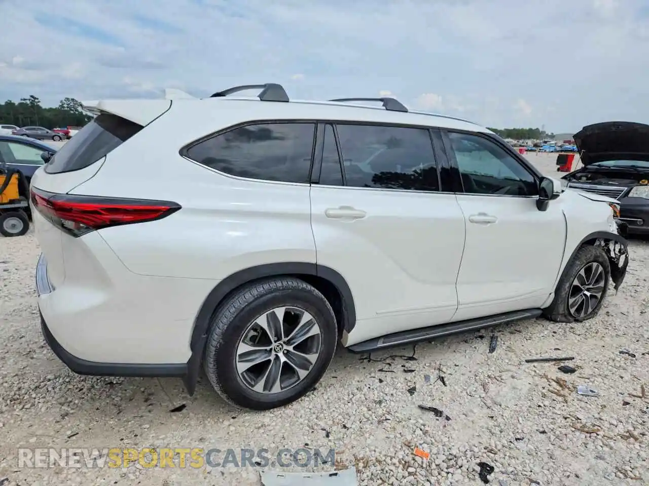 3 Photograph of a damaged car 5TDGZRAH7MS059188 TOYOTA HIGHLANDER 2021