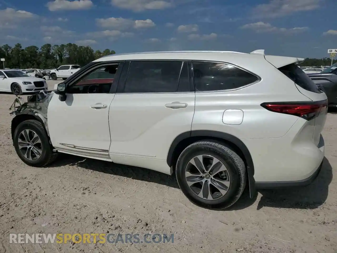 2 Photograph of a damaged car 5TDGZRAH7MS520910 TOYOTA HIGHLANDER 2021