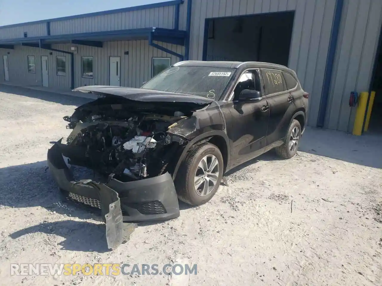 2 fotografías del automóvil dañado 5TDGZRAH8MS050290 TOYOTA HIGHLANDER 2021
