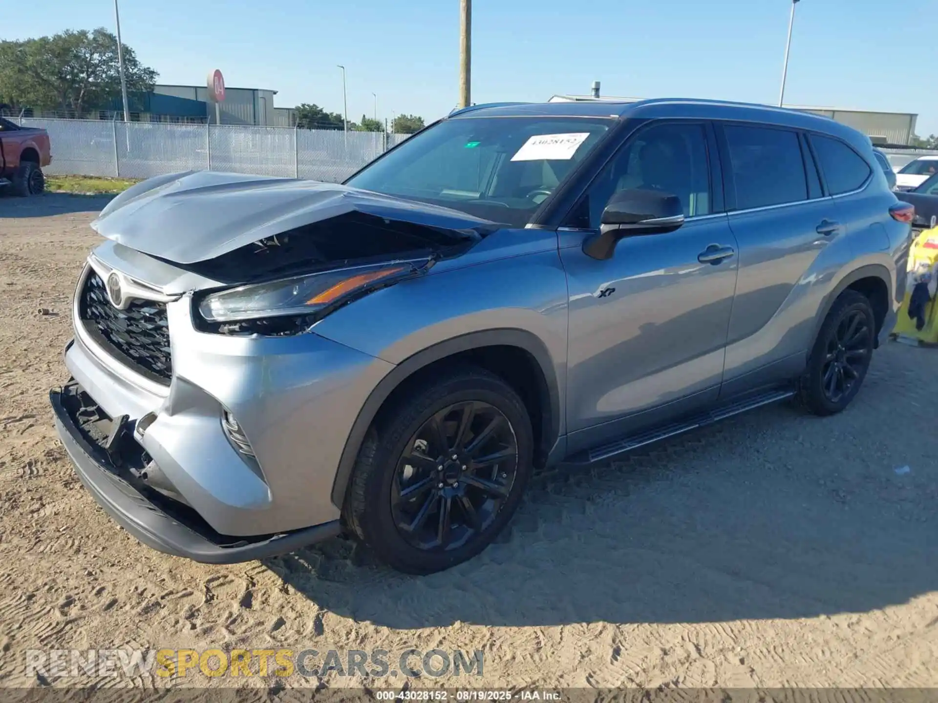 2 Photograph of a damaged car 5TDGZRAH8MS057658 TOYOTA HIGHLANDER 2021