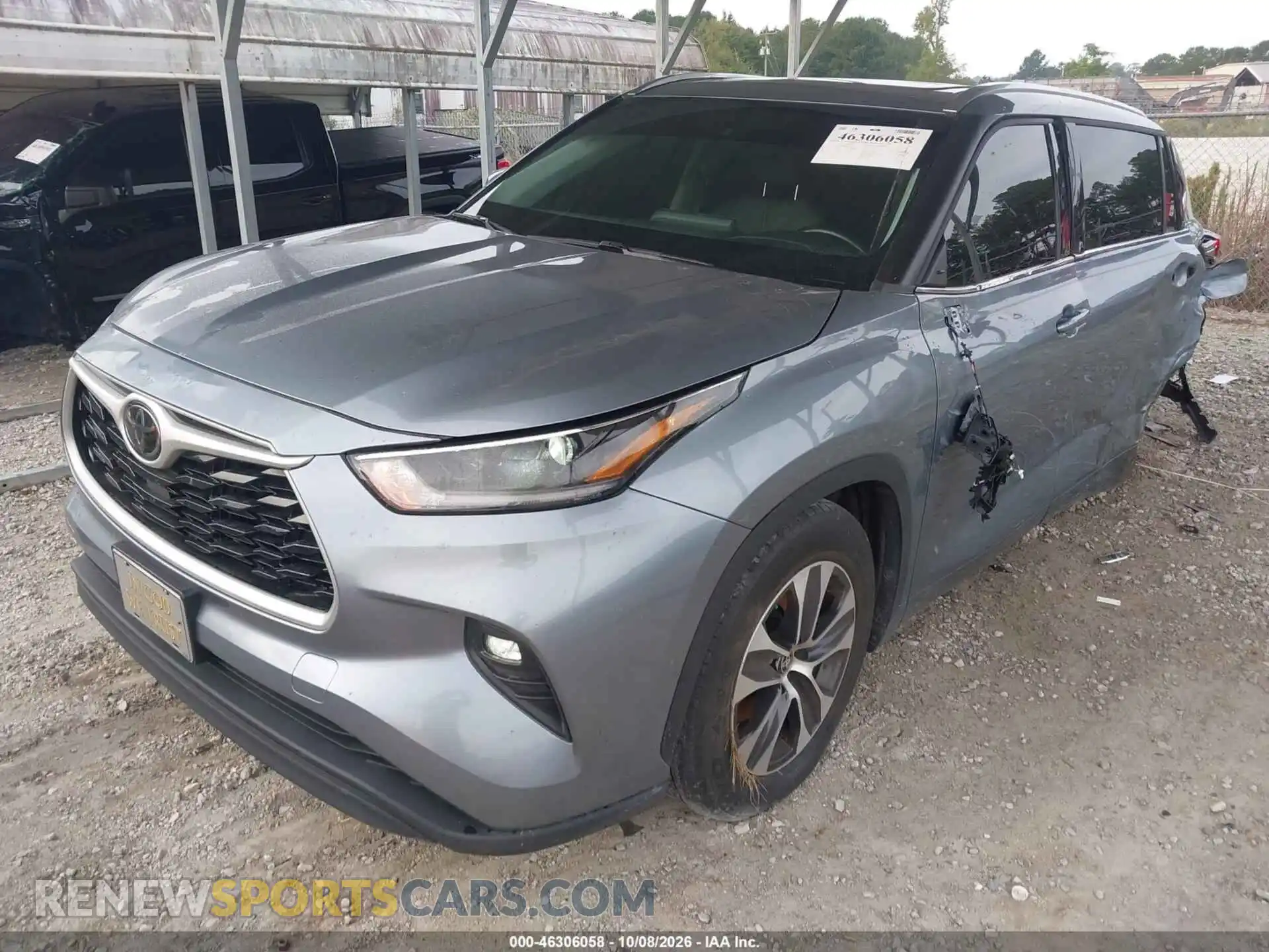 2 fotografías del automóvil dañado 5TDGZRAH9MS033773 TOYOTA HIGHLANDER 2021