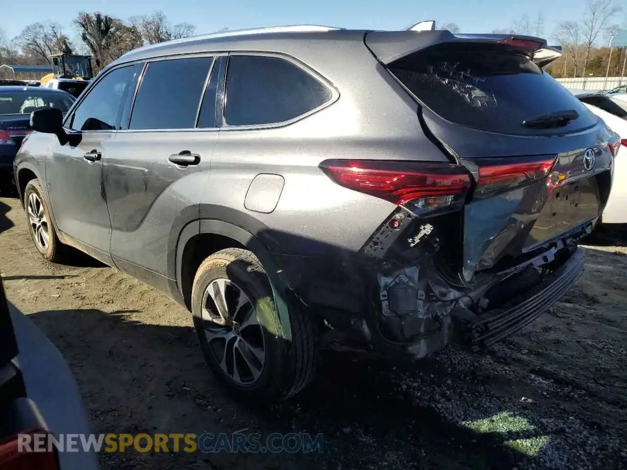 2 Photograph of a damaged car 5TDGZRAH9MS038925 TOYOTA HIGHLANDER 2021
