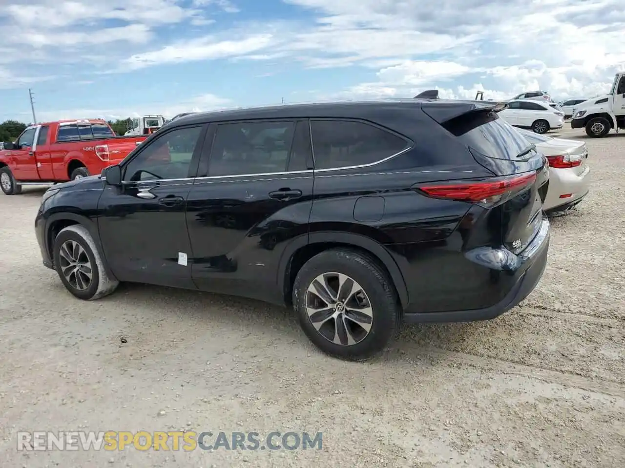 2 Photograph of a damaged car 5TDGZRAH9MS041176 TOYOTA HIGHLANDER 2021