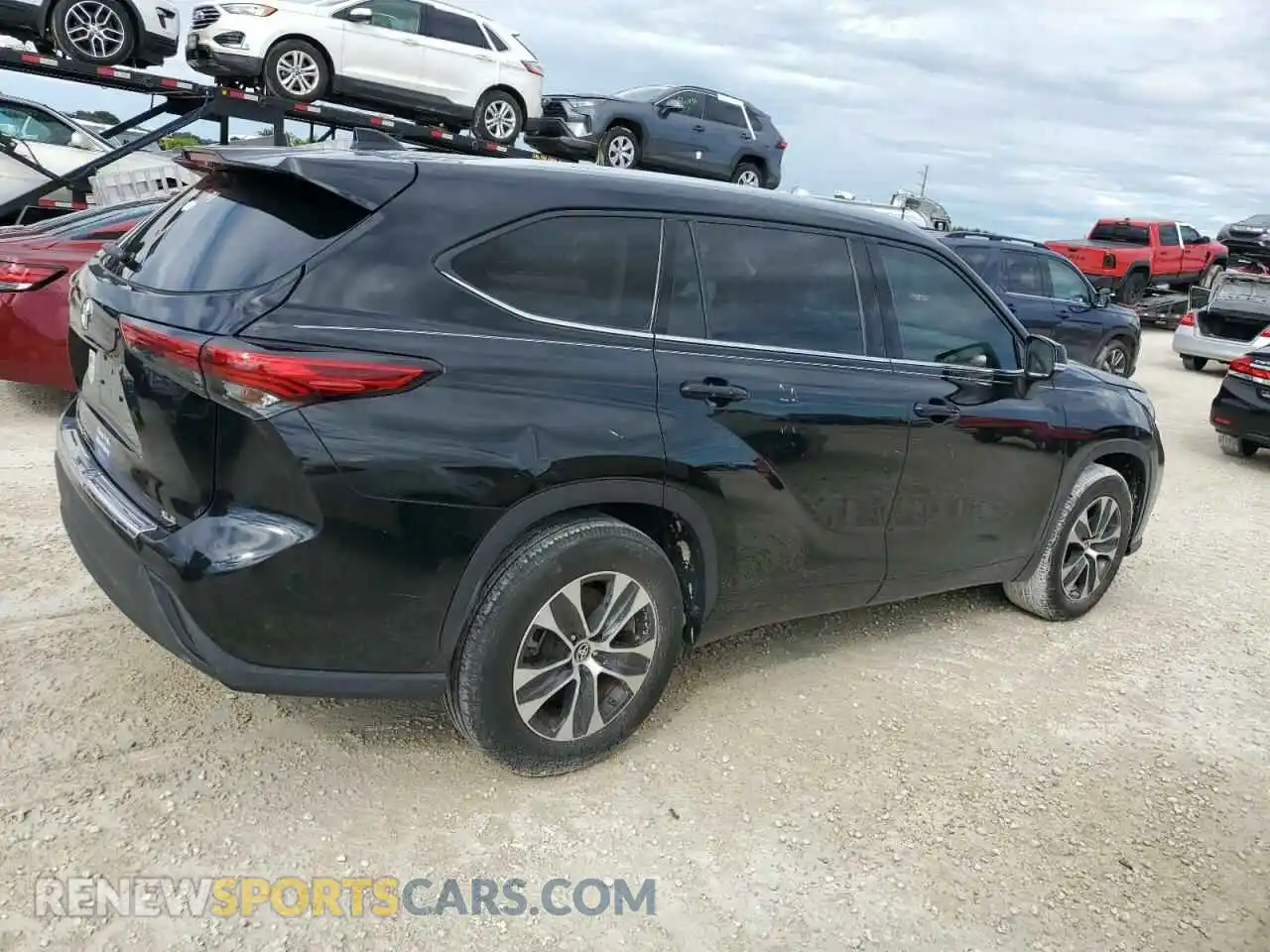 3 Photograph of a damaged car 5TDGZRAH9MS041176 TOYOTA HIGHLANDER 2021