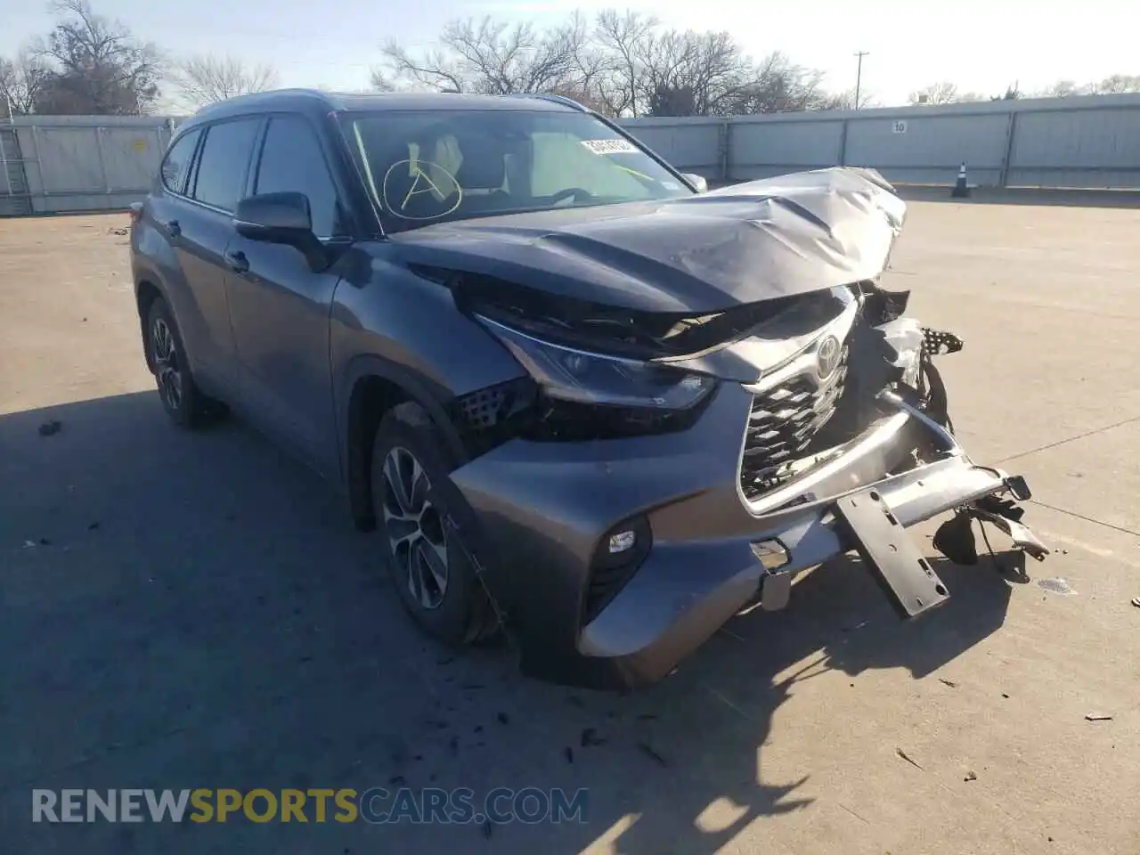 1 Photograph of a damaged car 5TDGZRAH9MS042456 TOYOTA HIGHLANDER 2021
