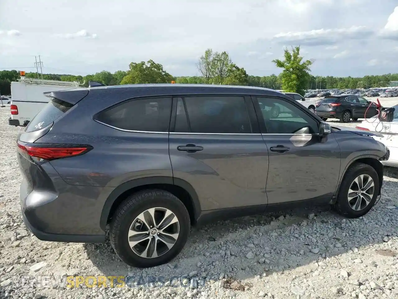 3 Photograph of a damaged car 5TDGZRAH9MS056034 TOYOTA HIGHLANDER 2021