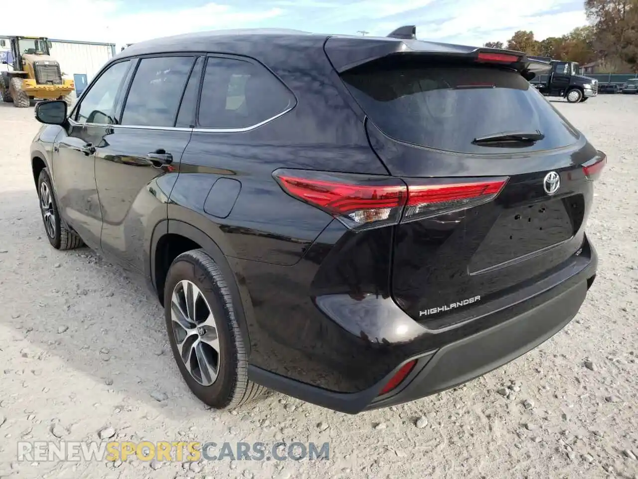 3 Photograph of a damaged car 5TDGZRAH9MS083752 TOYOTA HIGHLANDER 2021