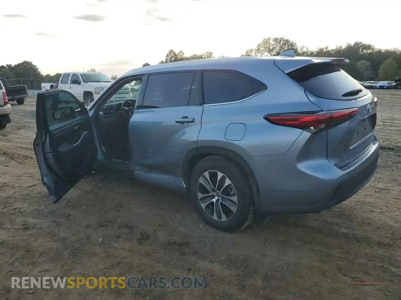 2 Photograph of a damaged car 5TDGZRAH9MS083847 TOYOTA HIGHLANDER 2021