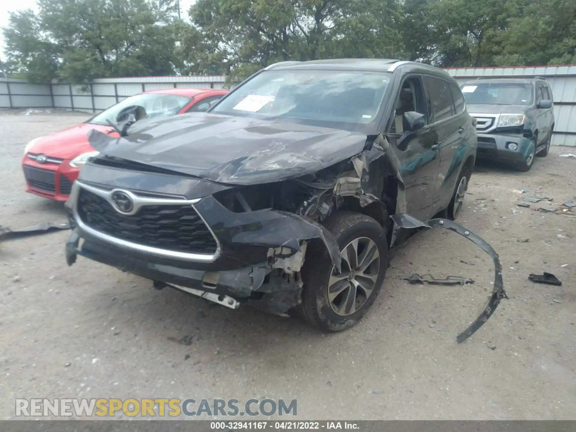 2 fotografías del automóvil dañado 5TDGZRAH9MS516101 TOYOTA HIGHLANDER 2021