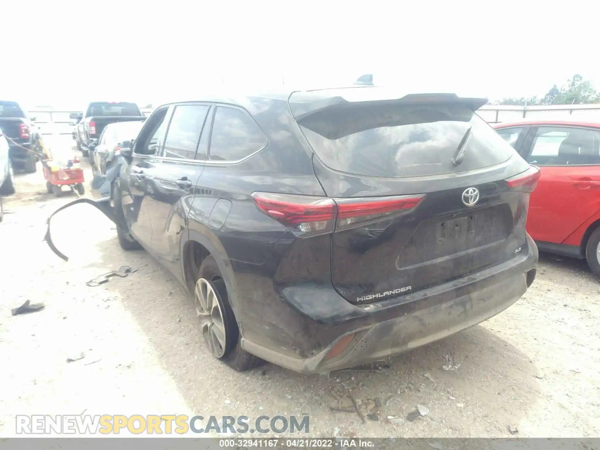 3 fotografías del automóvil dañado 5TDGZRAH9MS516101 TOYOTA HIGHLANDER 2021