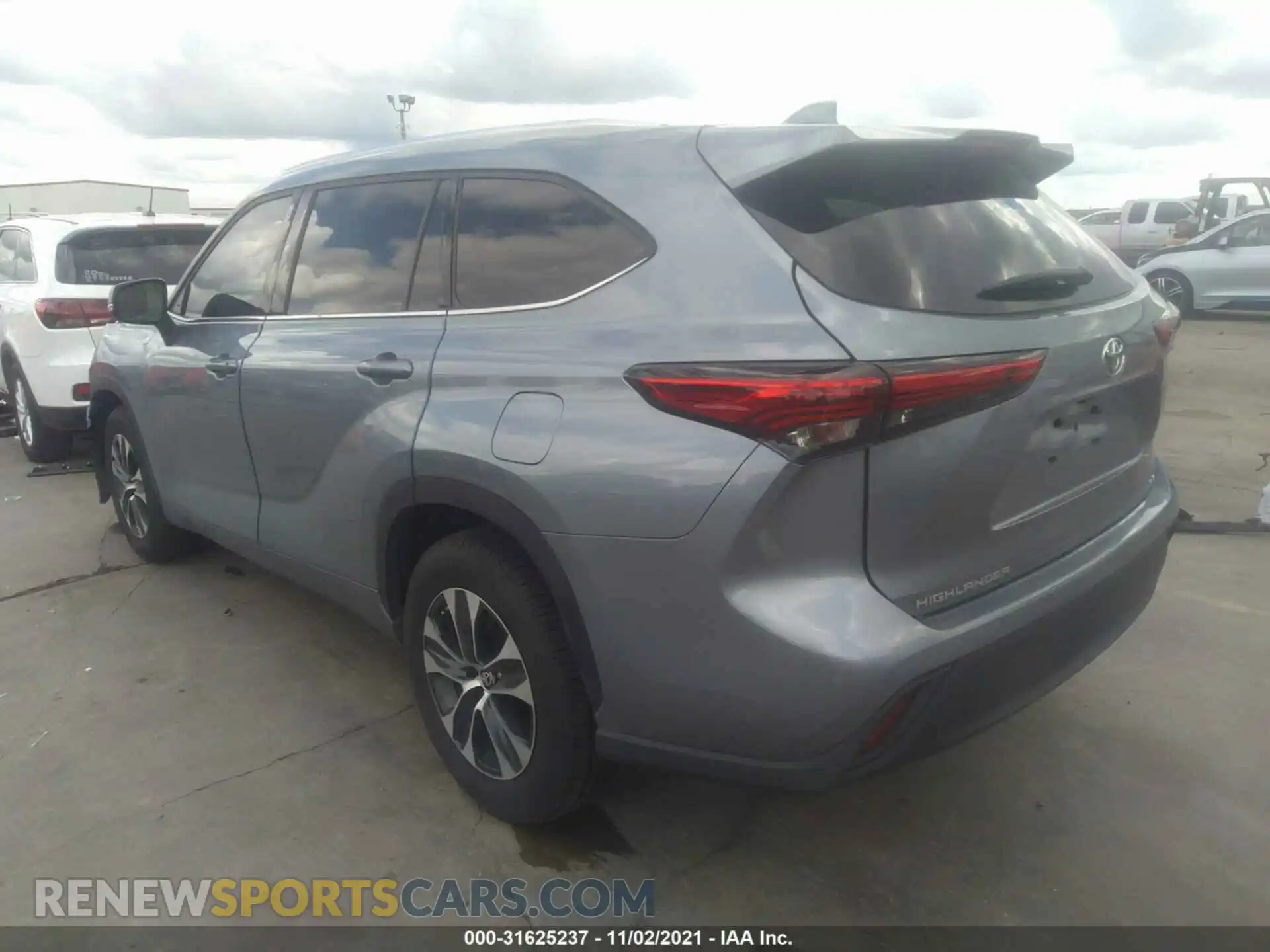 3 Photograph of a damaged car 5TDGZRAHXMS056771 TOYOTA HIGHLANDER 2021