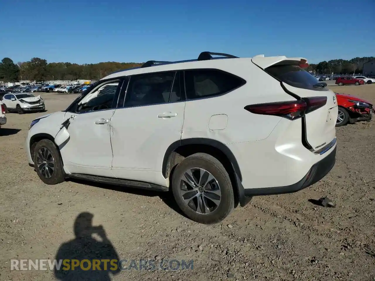 2 Photograph of a damaged car 5TDGZRAHXMS056933 TOYOTA HIGHLANDER 2021