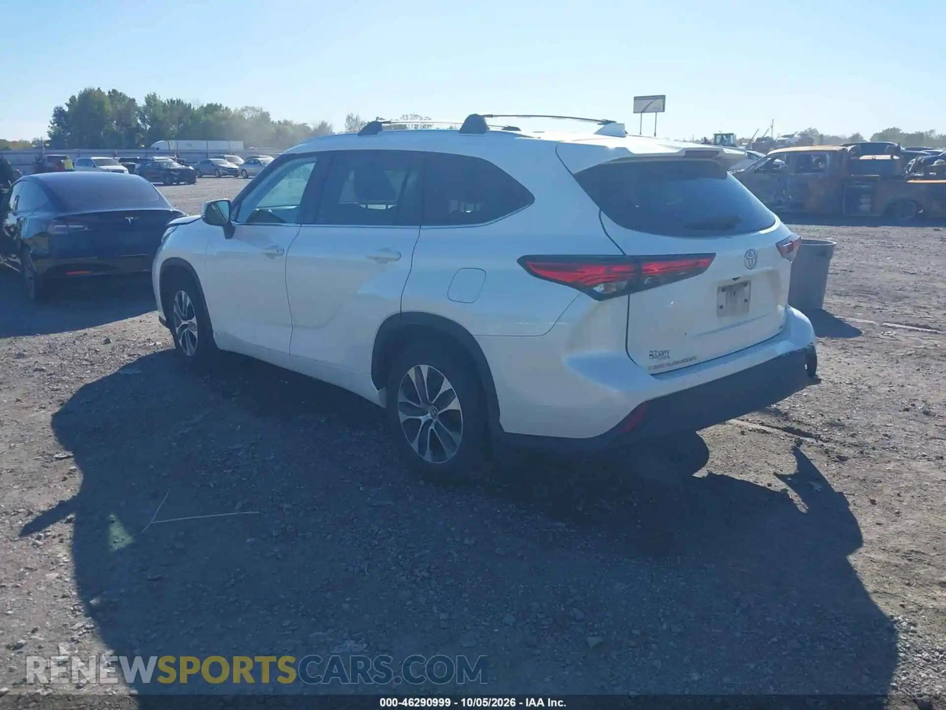 3 fotografías del automóvil dañado 5TDGZRAHXMS070010 TOYOTA HIGHLANDER 2021