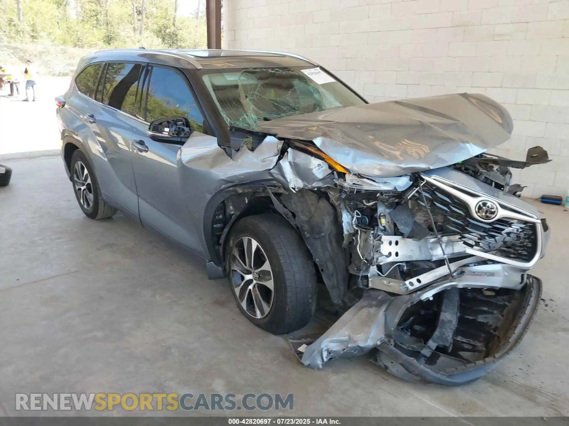 1 Photograph of a damaged car 5TDGZRAHXMS083629 TOYOTA HIGHLANDER 2021