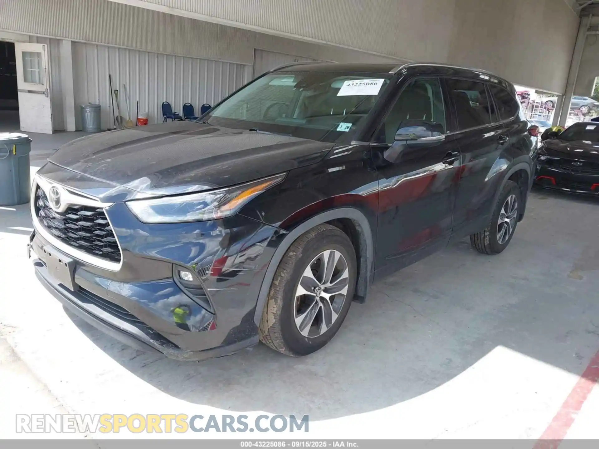 2 Photograph of a damaged car 5TDGZRBH0MS077675 TOYOTA HIGHLANDER 2021
