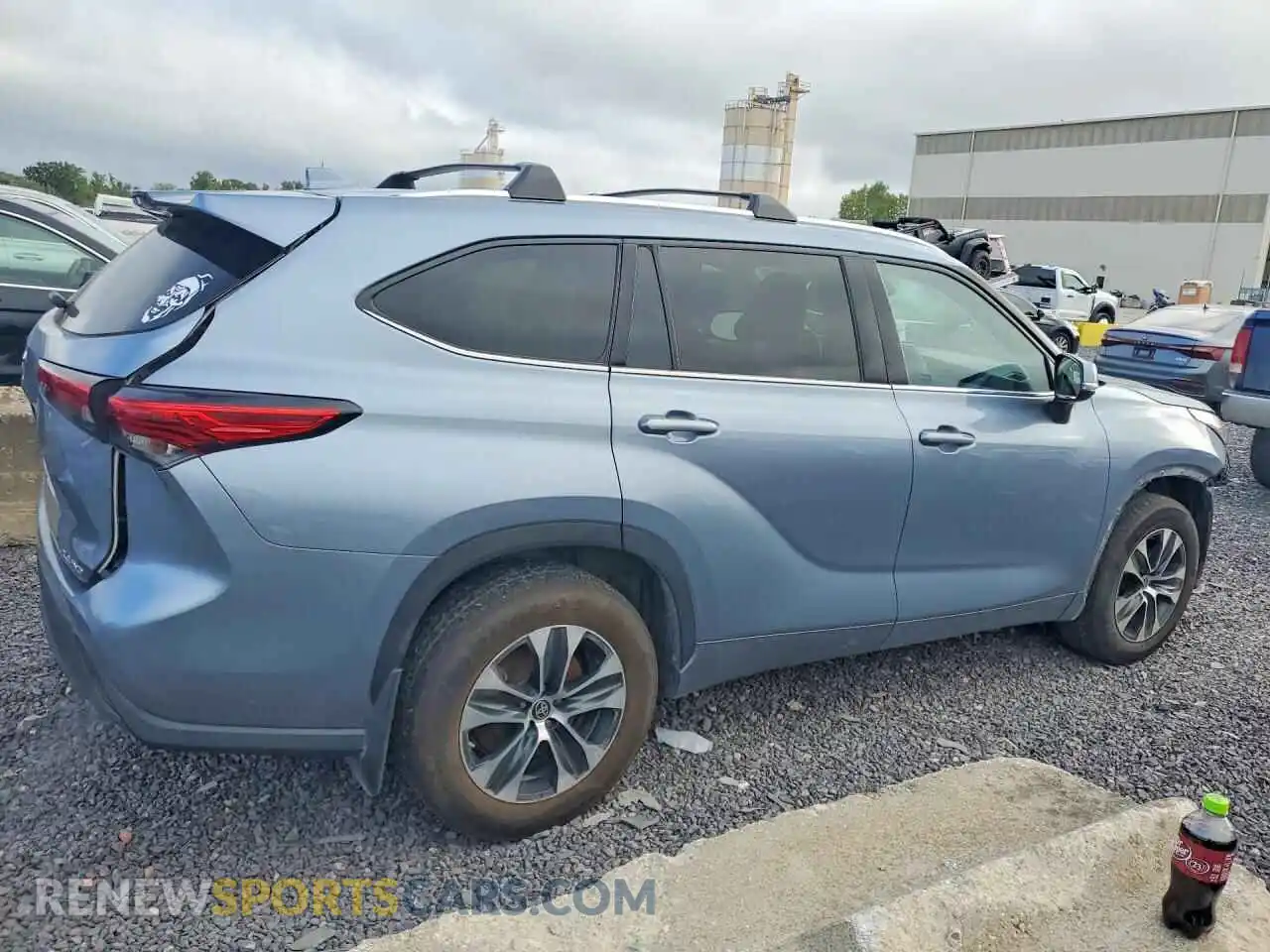 3 Photograph of a damaged car 5TDGZRBH0MS117009 TOYOTA HIGHLANDER 2021