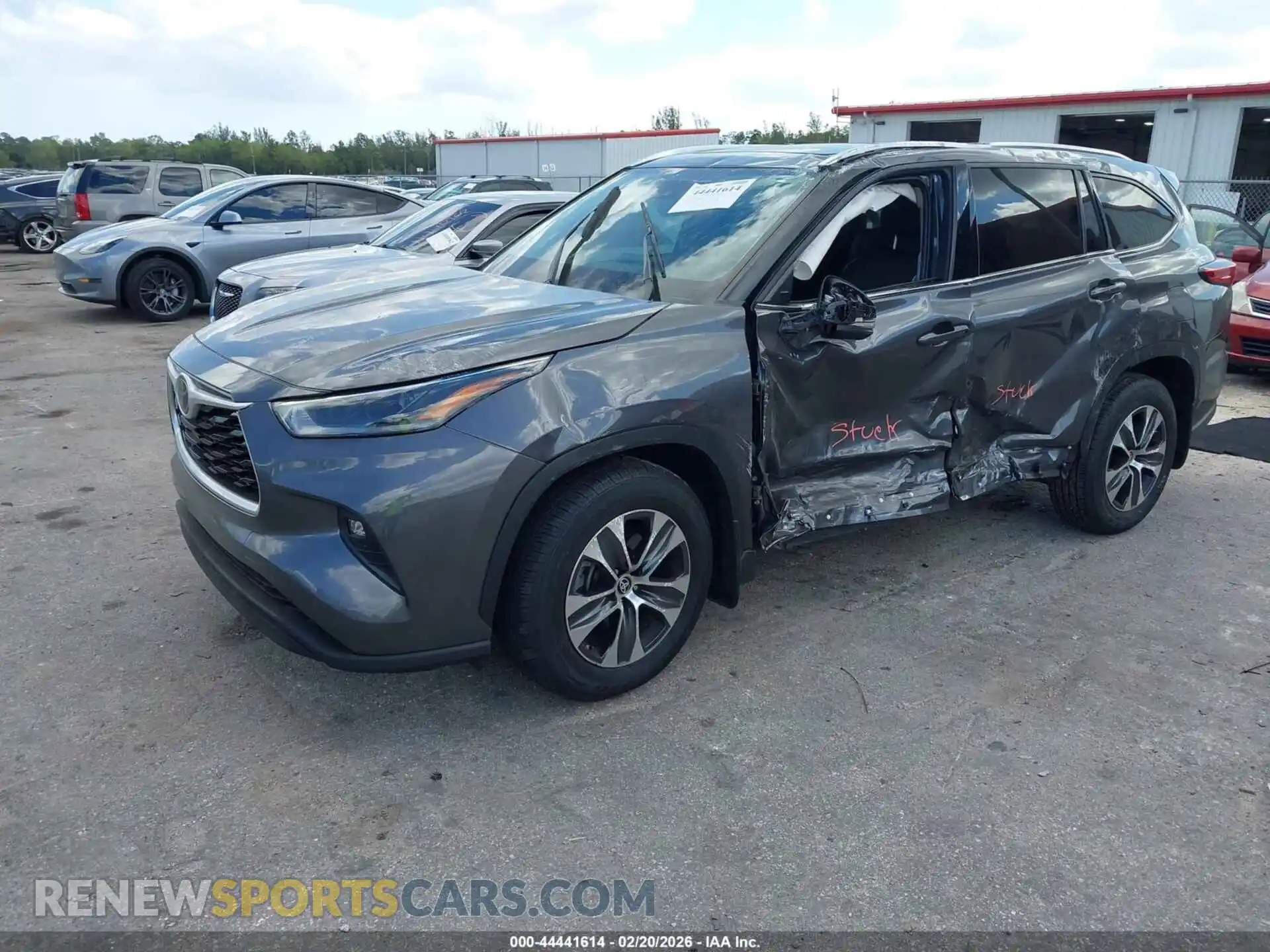 2 Photograph of a damaged car 5TDGZRBH0MS533741 TOYOTA HIGHLANDER 2021
