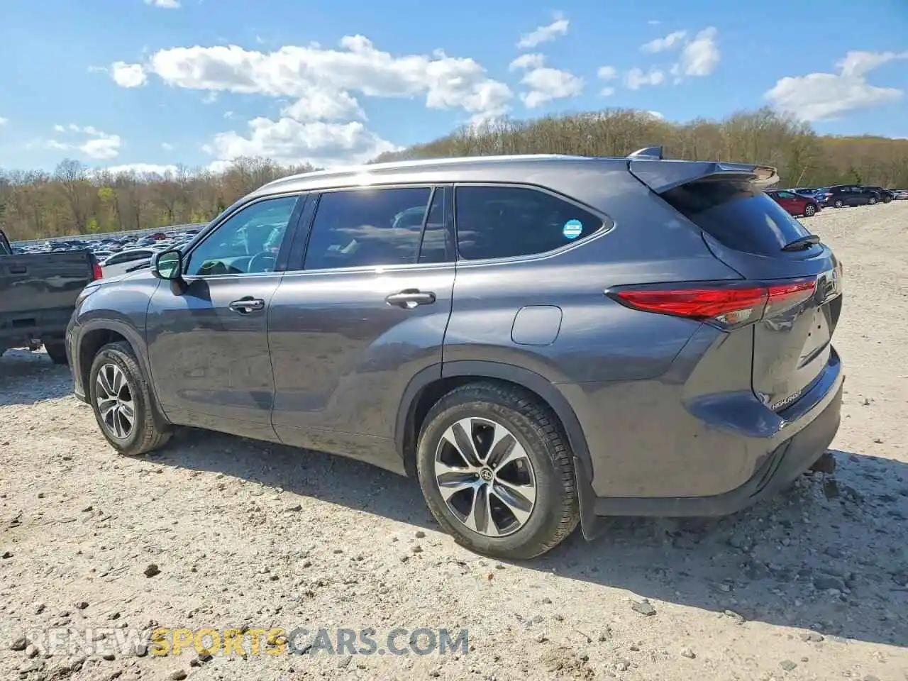 2 fotografías del automóvil dañado 5TDGZRBH0MS546585 TOYOTA HIGHLANDER 2021