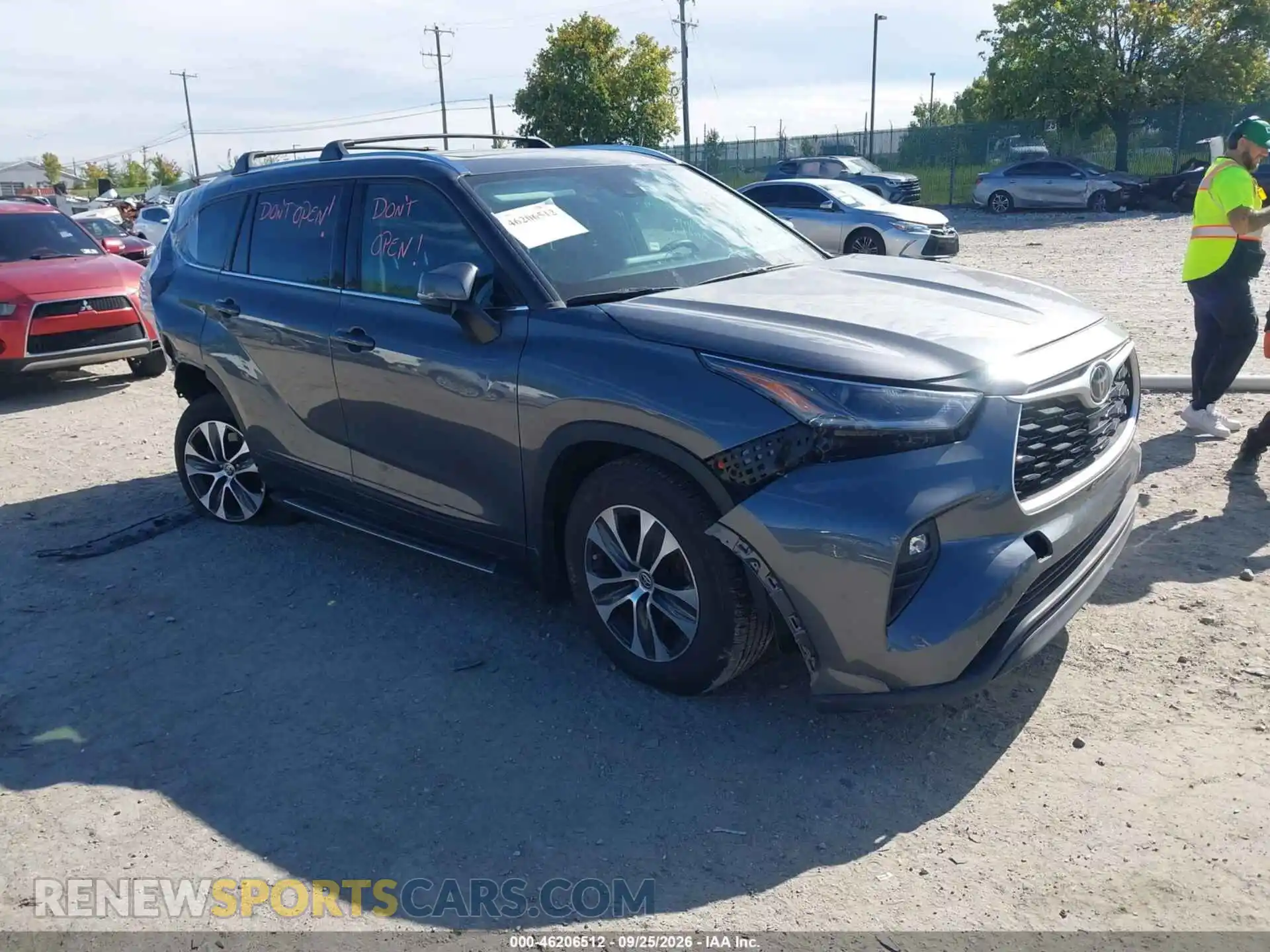 1 Photograph of a damaged car 5TDGZRBH0MS554606 TOYOTA HIGHLANDER 2021