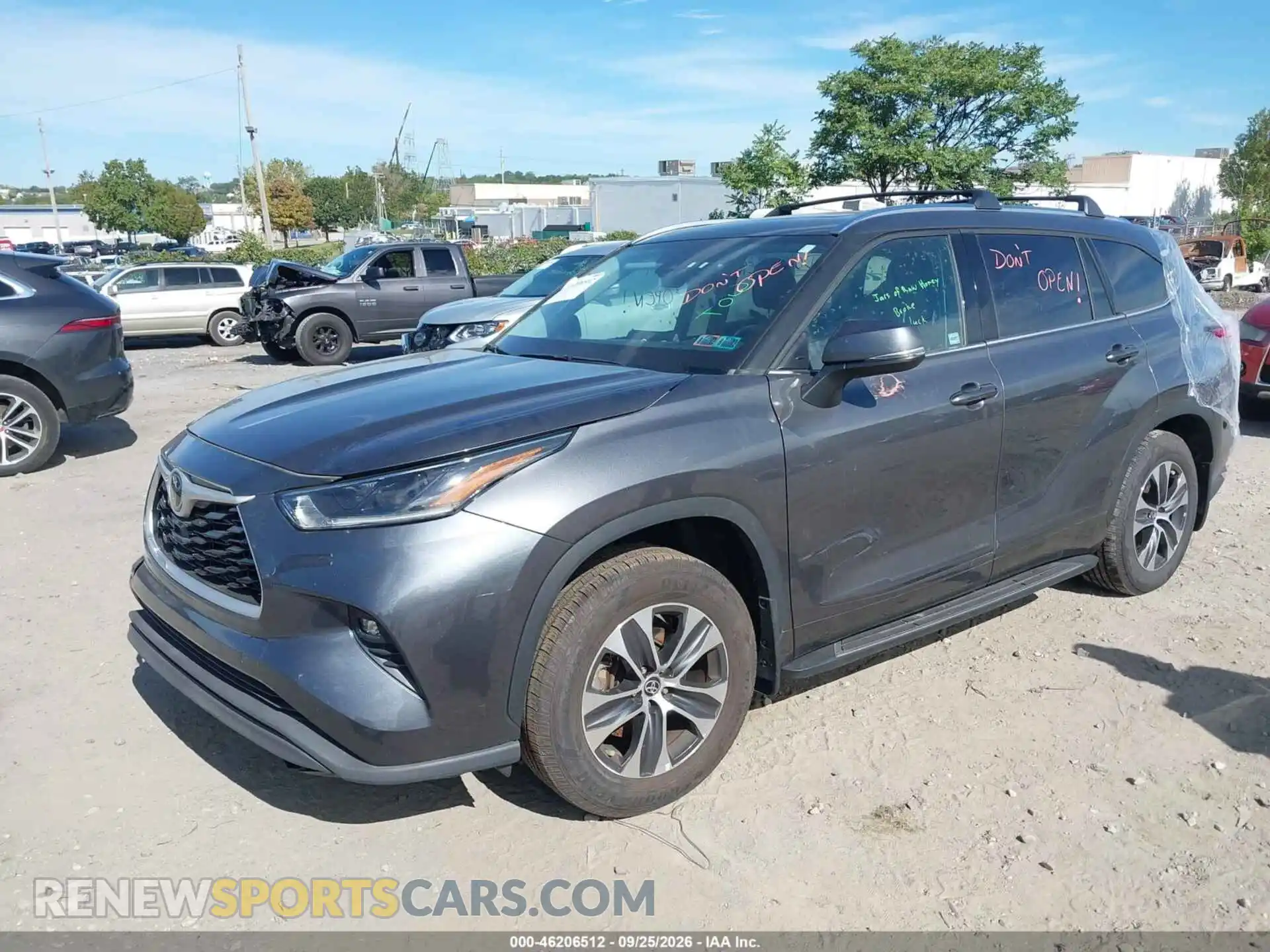 2 Photograph of a damaged car 5TDGZRBH0MS554606 TOYOTA HIGHLANDER 2021