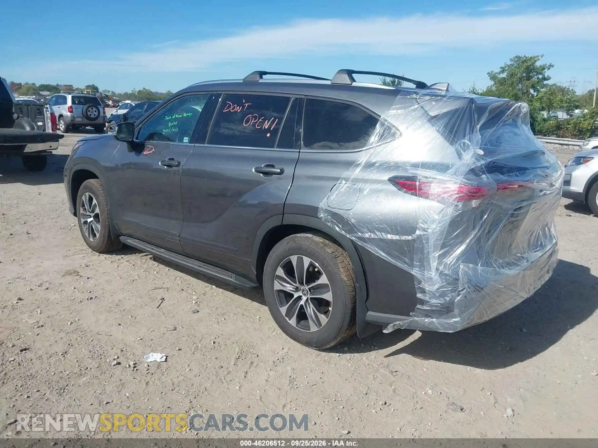 3 Photograph of a damaged car 5TDGZRBH0MS554606 TOYOTA HIGHLANDER 2021
