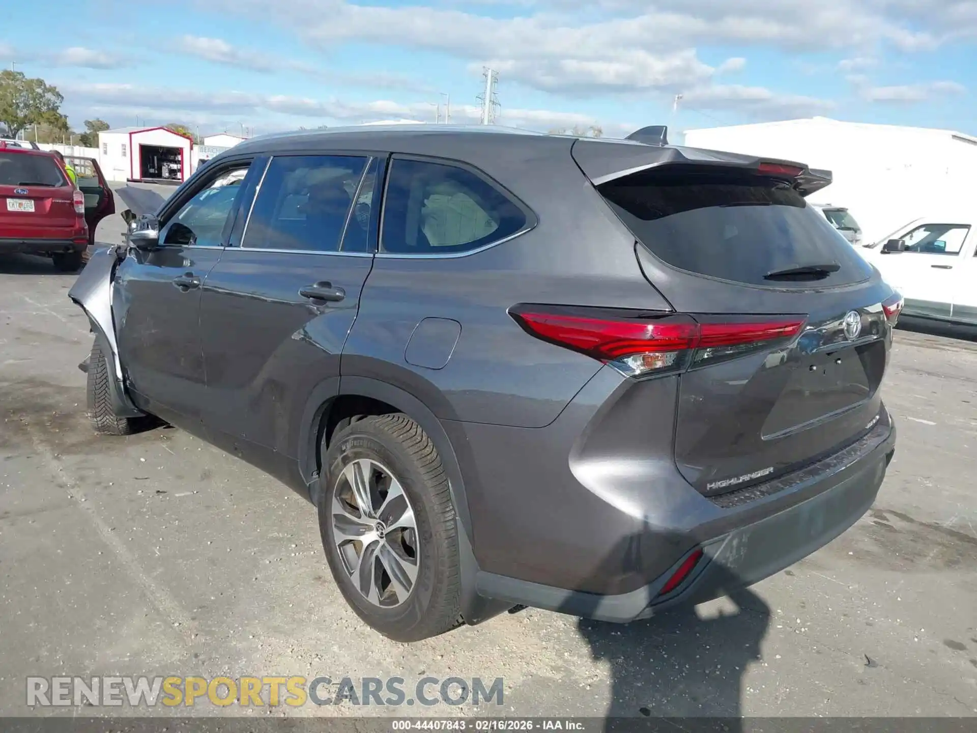 3 Photograph of a damaged car 5TDGZRBH1MS085204 TOYOTA HIGHLANDER 2021