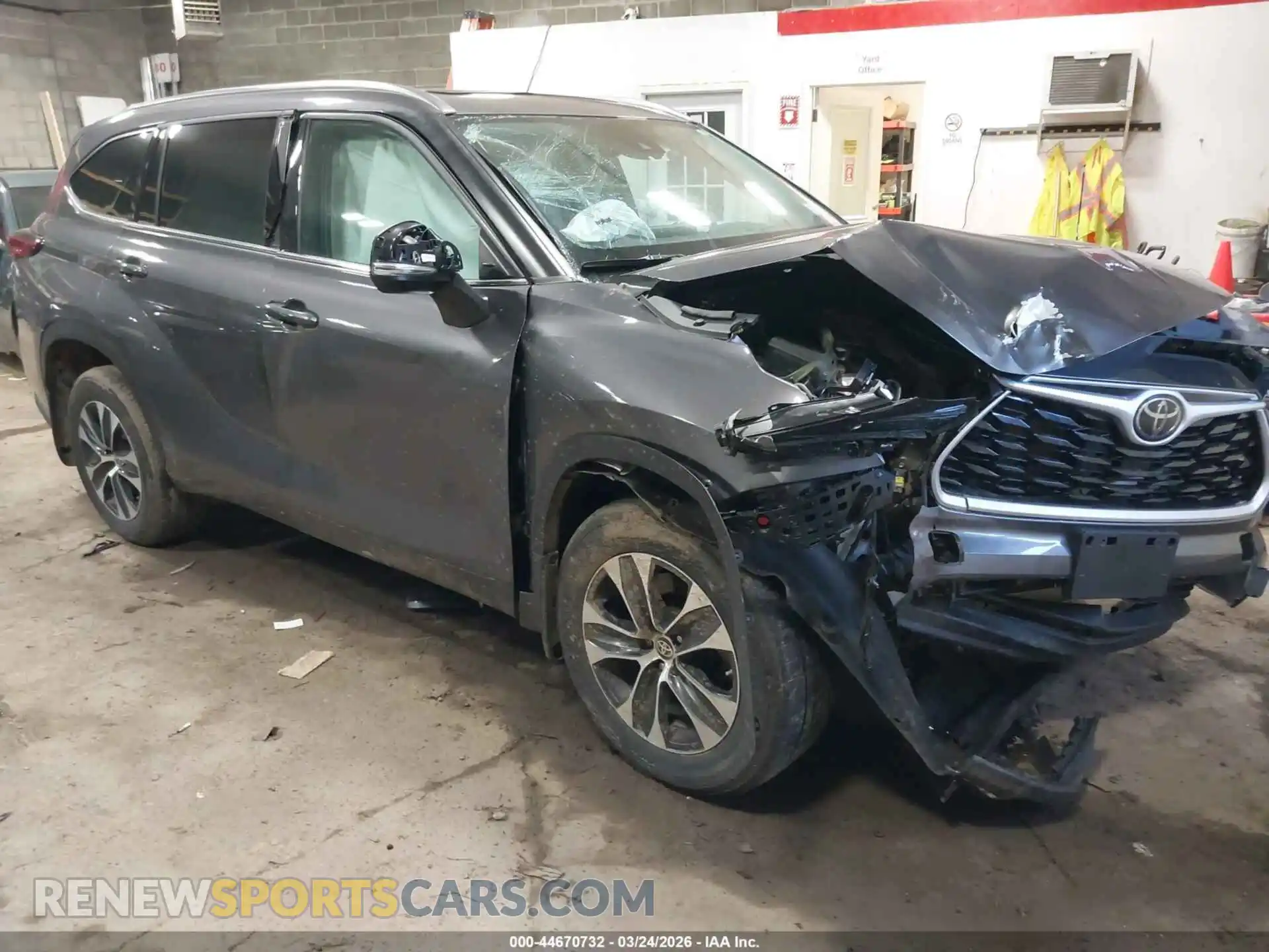 1 Photograph of a damaged car 5TDGZRBH1MS101966 TOYOTA HIGHLANDER 2021