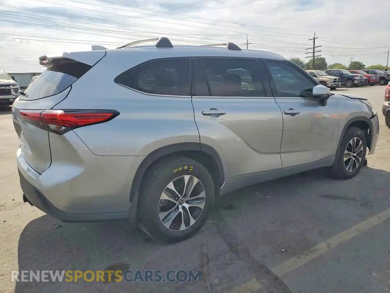 3 Photograph of a damaged car 5TDGZRBH1MS117598 TOYOTA HIGHLANDER 2021