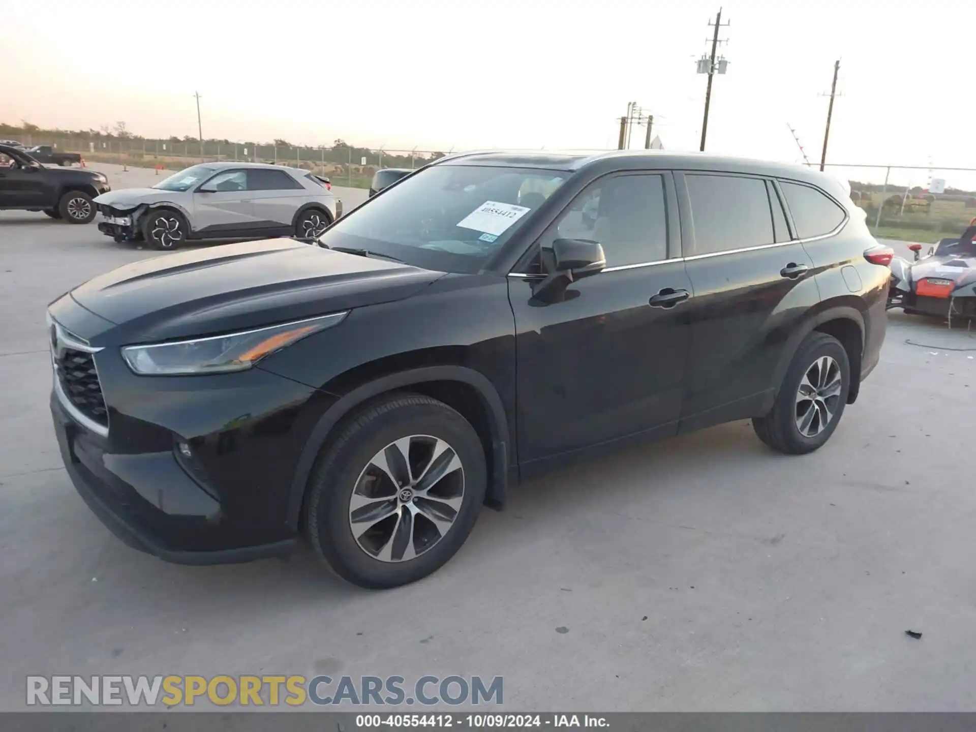 2 Photograph of a damaged car 5TDGZRBH1MS527351 TOYOTA HIGHLANDER 2021