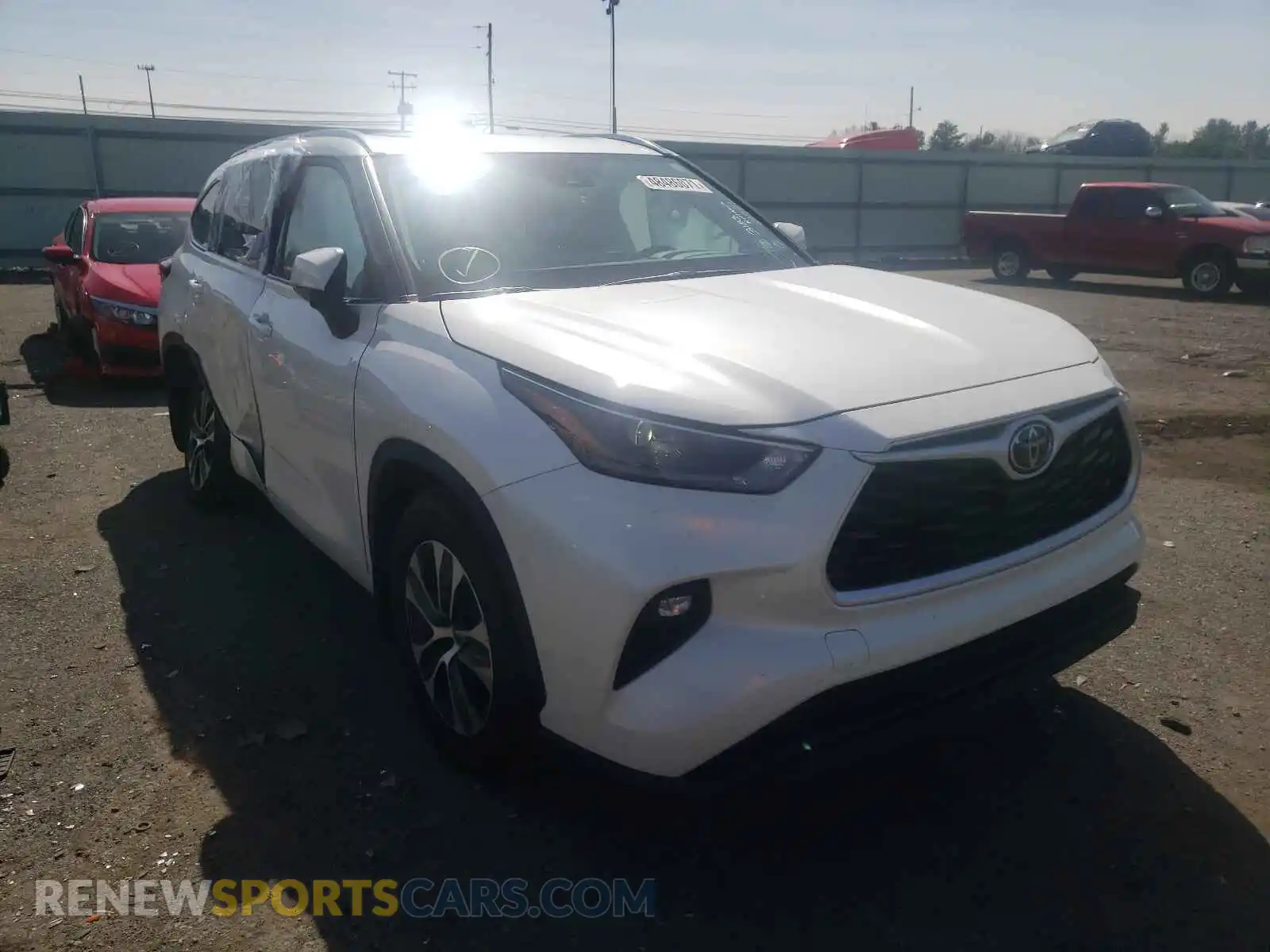 1 Photograph of a damaged car 5TDGZRBH1MS532596 TOYOTA HIGHLANDER 2021