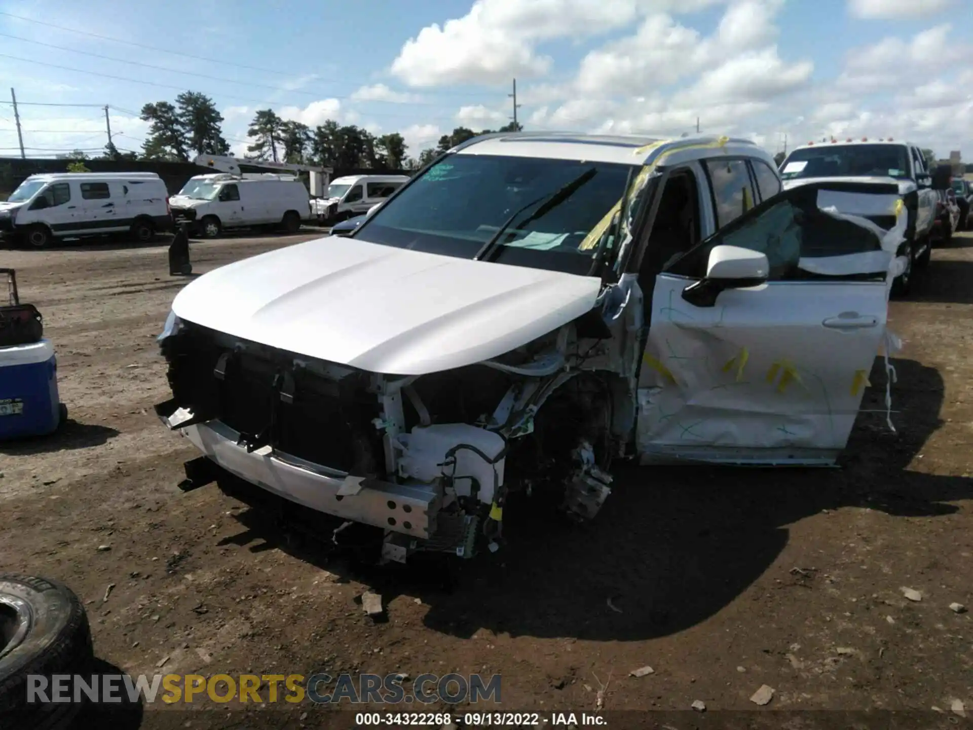 2 Photograph of a damaged car 5TDGZRBH2MS057864 TOYOTA HIGHLANDER 2021