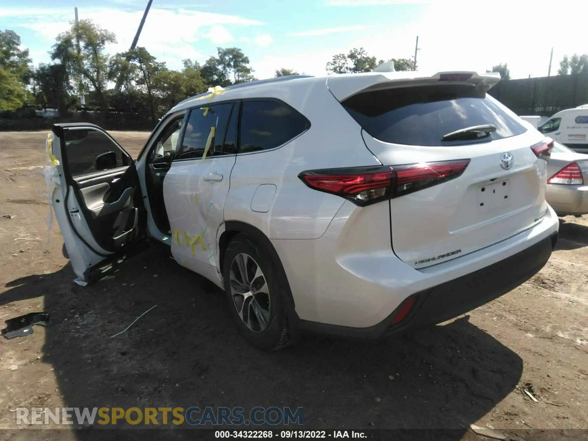 3 Photograph of a damaged car 5TDGZRBH2MS057864 TOYOTA HIGHLANDER 2021