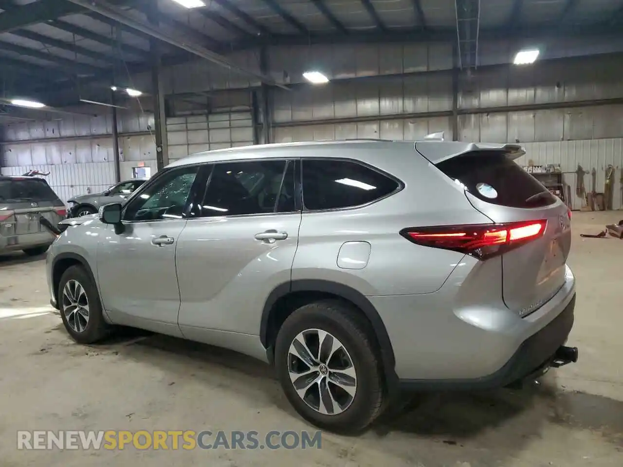 2 Photograph of a damaged car 5TDGZRBH2MS076334 TOYOTA HIGHLANDER 2021