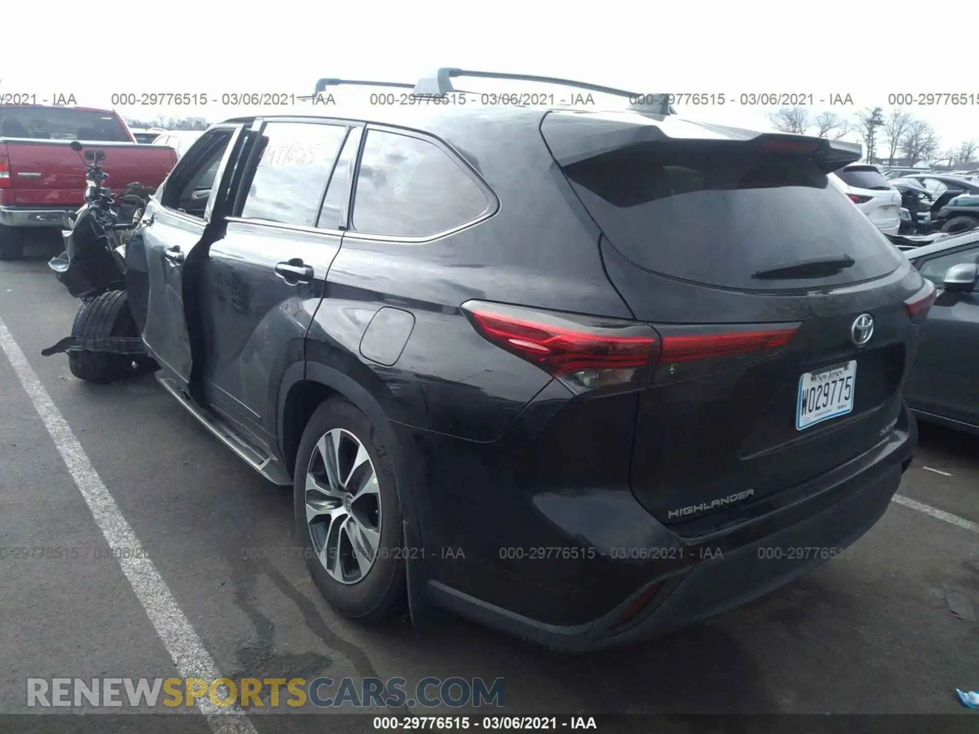 3 fotografías del automóvil dañado 5TDGZRBH2MS081016 TOYOTA HIGHLANDER 2021