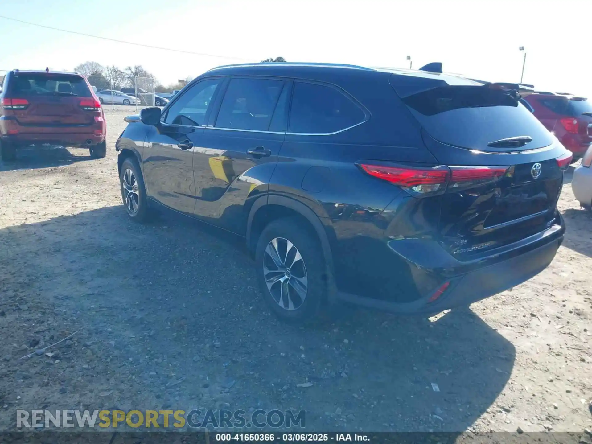 3 Photograph of a damaged car 5TDGZRBH2MS105170 TOYOTA HIGHLANDER 2021