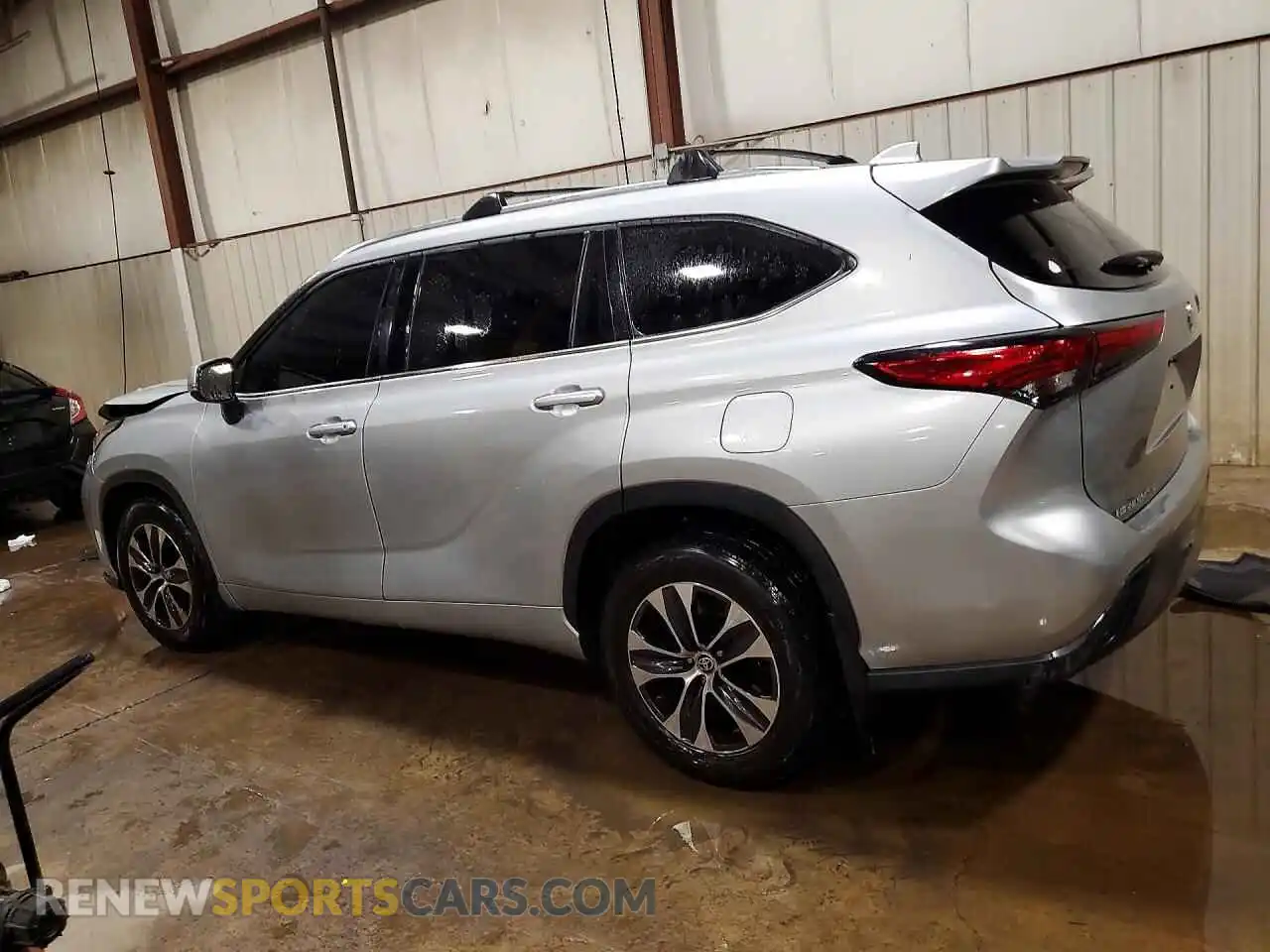 2 fotografías del automóvil dañado 5TDGZRBH2MS542019 TOYOTA HIGHLANDER 2021