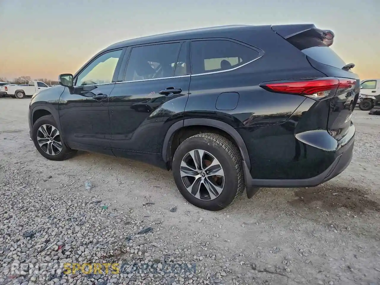 2 Photograph of a damaged car 5TDGZRBH2MS559323 TOYOTA HIGHLANDER 2021
