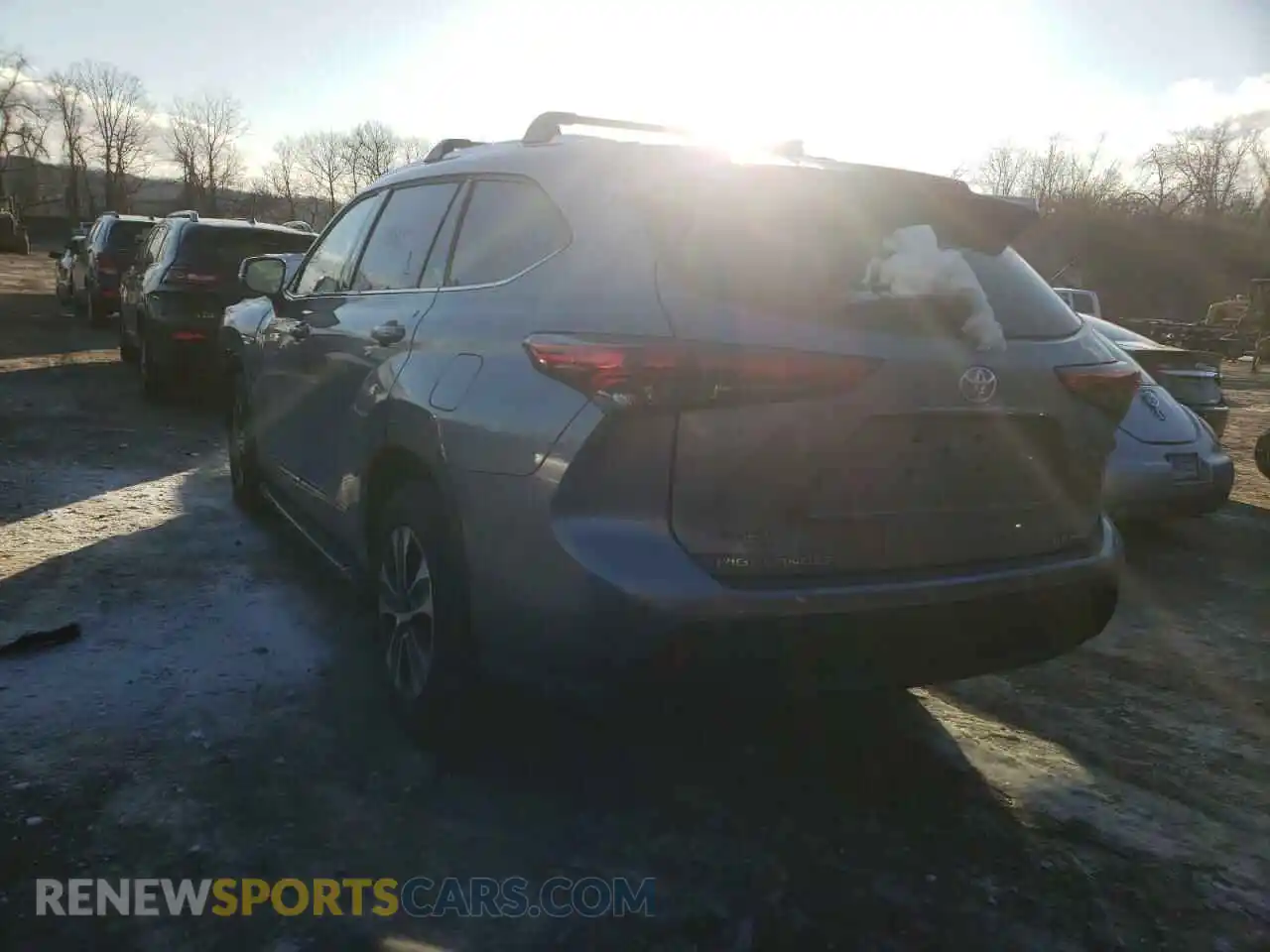 3 Photograph of a damaged car 5TDGZRBH3MS072759 TOYOTA HIGHLANDER 2021