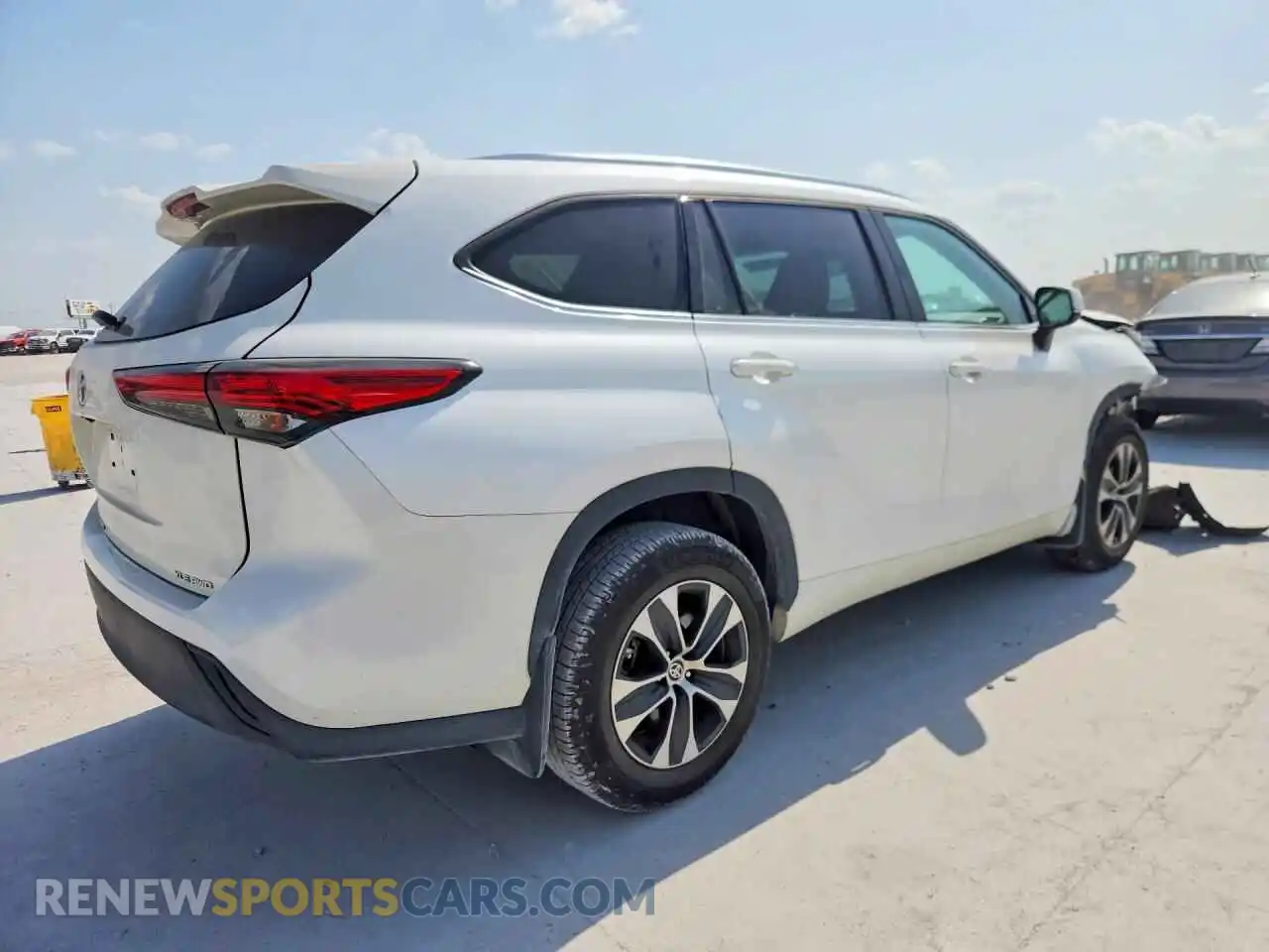 3 Фотография поврежденного автомобиля 5TDGZRBH3MS102035 TOYOTA HIGHLANDER 2021