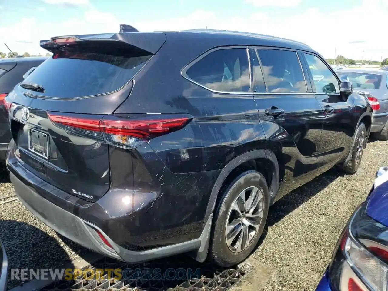 3 Photograph of a damaged car 5TDGZRBH3MS110166 TOYOTA HIGHLANDER 2021