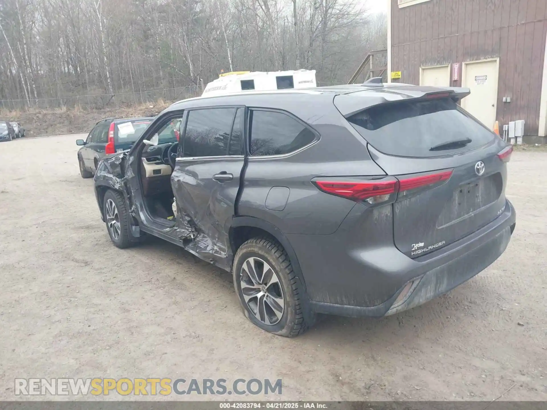 3 Photograph of a damaged car 5TDGZRBH3MS530462 TOYOTA HIGHLANDER 2021
